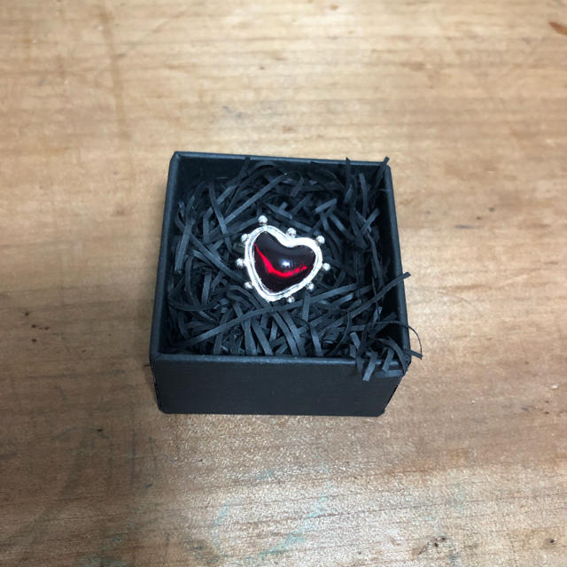 mother(マザー)のgiven heart ring RED #11 レディースのアクセサリー(リング(指輪))の商品写真