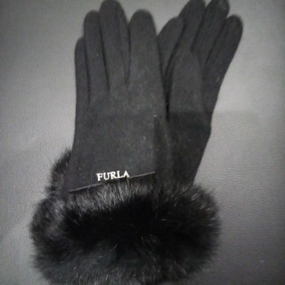 フルラ(Furla)のFURLA　リアルファー手袋　ブラック(手袋)