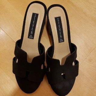 スティーブマデン(Steve Madden)のSteve Madden♥️新品今季春夏本革サンダル(サンダル)