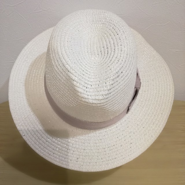 麦わら帽子 ハット　ホワイト　グレージュ　リボン レディースの帽子(麦わら帽子/ストローハット)の商品写真