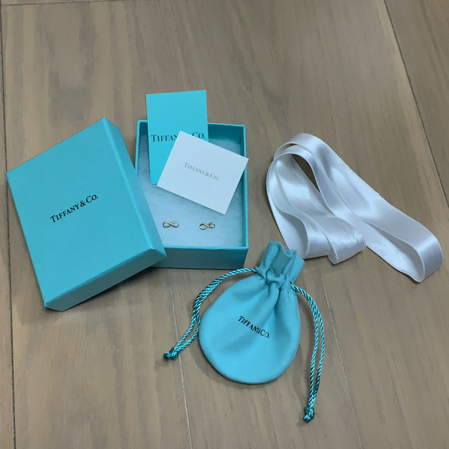Tiffany & Co. - ティファニー インフィニティ ピアスの通販 by ゆぽ's
