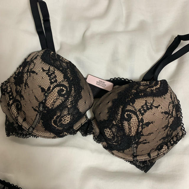 Victoria's Secret(ヴィクトリアズシークレット)の新品 ヴィクシー ブラセット レディースの下着/アンダーウェア(ブラ&ショーツセット)の商品写真