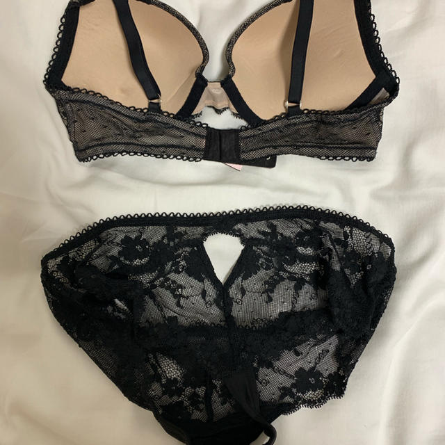 Victoria's Secret(ヴィクトリアズシークレット)の新品 ヴィクシー ブラセット レディースの下着/アンダーウェア(ブラ&ショーツセット)の商品写真