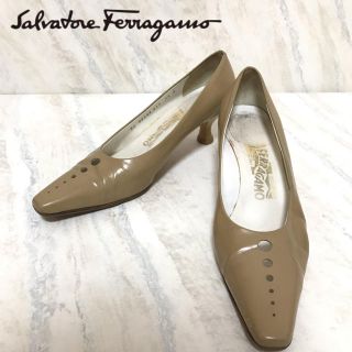 サルヴァトーレフェラガモ(Salvatore Ferragamo)の【美脚】フェラガモ Ferragamo パンプス ポインテッドトゥ サイズ7.5(ハイヒール/パンプス)