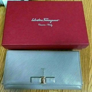 サルヴァトーレフェラガモ(Salvatore Ferragamo)のるい@ 売り切り隊様　専用(財布)