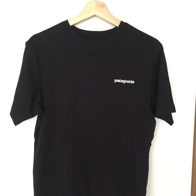 patagonia(パタゴニア)の【新品未使用品】Patagonia XS 黒 Tシャツ レディースのトップス(Tシャツ(半袖/袖なし))の商品写真