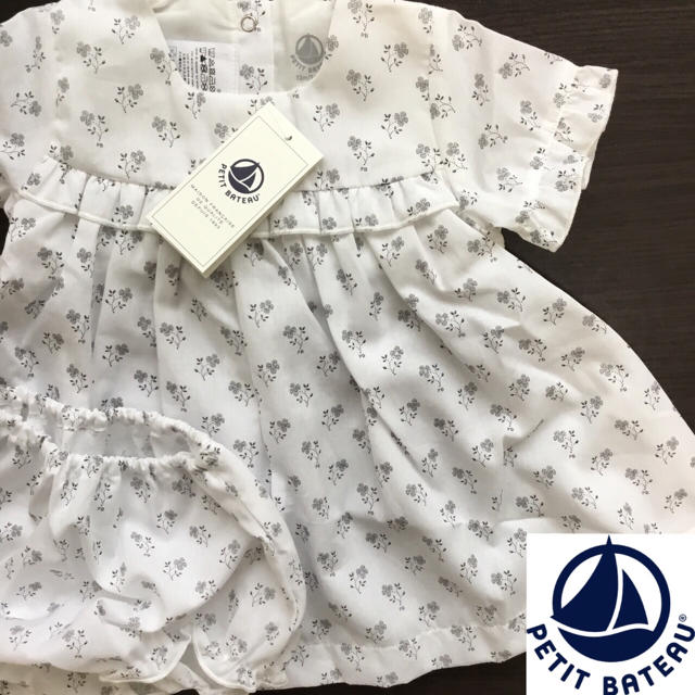 PETIT BATEAU(プチバトー)の【新品】プチバトー 12m プリントワンピース&ブルマセット キッズ/ベビー/マタニティのベビー服(~85cm)(ワンピース)の商品写真