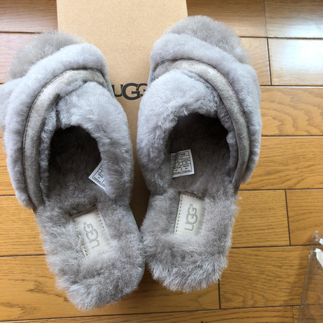 ［新品❗️］UGGサンダル