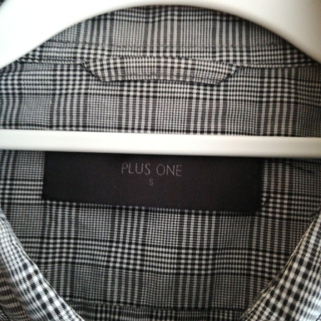 PLUS ONE(プラスワン)のプラスワン　チェックシャツ メンズのトップス(シャツ)の商品写真