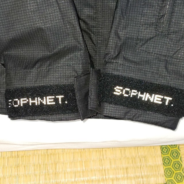 SOPHNET.(ソフネット)の新品同様SOPHNET.ナイロンジャケット黒×ペイズリーLフード取り外し可能 メンズのジャケット/アウター(ナイロンジャケット)の商品写真