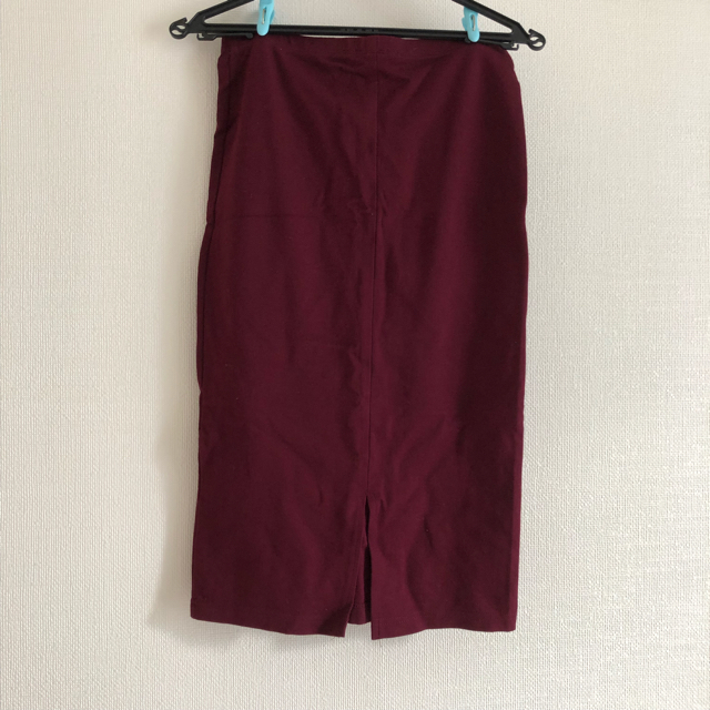 FOREVER 21(フォーエバートゥエンティーワン)のforever21 wine red タイトスカート レディースのスカート(ひざ丈スカート)の商品写真