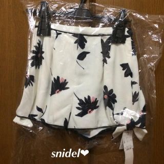 スナイデル(SNIDEL)のビッグマーガレットショートパンツ♡(ショートパンツ)