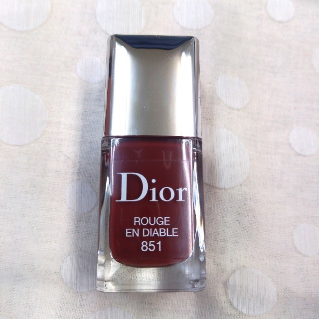 Dior(ディオール)の【限定色】Dior ヴェルニ #851 コスメ/美容のネイル(マニキュア)の商品写真