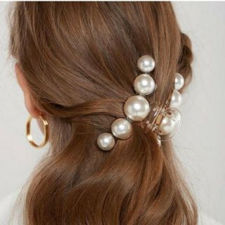 エイミーイストワール(eimy istoire)の新品　ビッグパールバナナクリップ(バレッタ/ヘアクリップ)