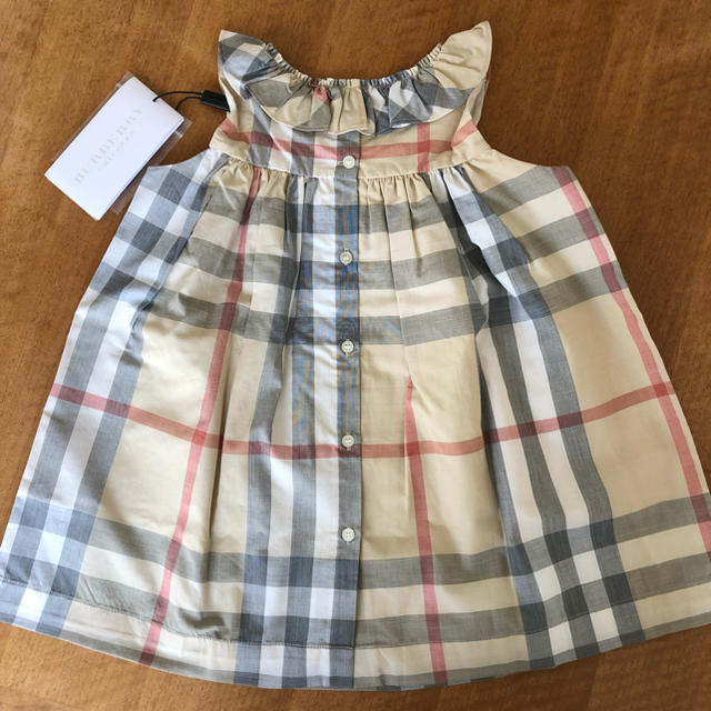 BURBERRY(バーバリー)の新品未使用 Burberryバーバリー ベビーワンピース 90cm キッズ/ベビー/マタニティのキッズ服女の子用(90cm~)(ワンピース)の商品写真