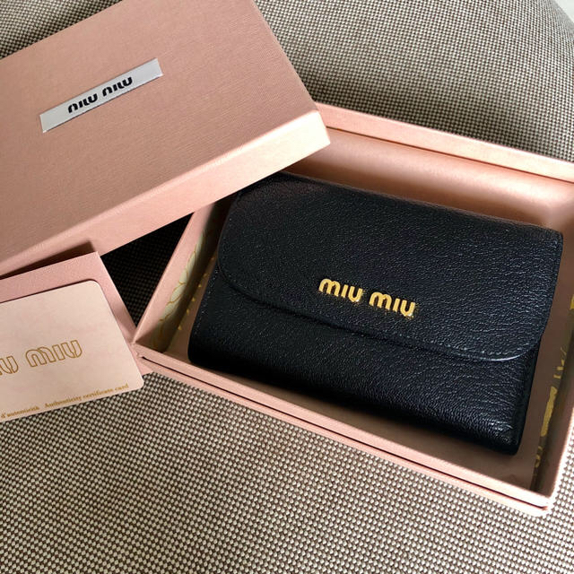 miumiu 財布 マドラス 5MH373