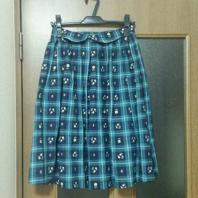 SM2(サマンサモスモス)の花刺繍スカート レディースのスカート(ひざ丈スカート)の商品写真