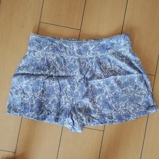 フォーエバートゥエンティーワン(FOREVER 21)のペイズリー柄ショートパンツ(ショートパンツ)