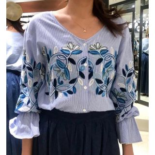 グレースコンチネンタル(GRACE CONTINENTAL)のグレースコンチネンタル今期物♡2019SS 刺繍コットンブラウス25920円(シャツ/ブラウス(長袖/七分))