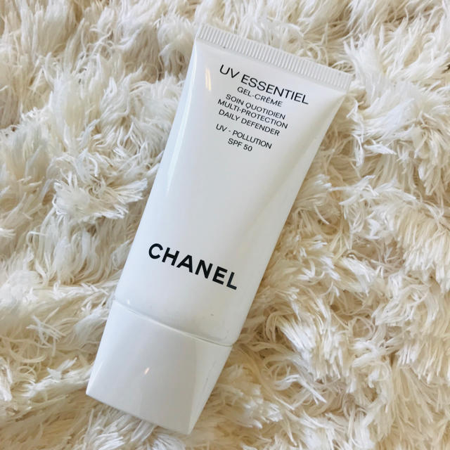 CHANEL(シャネル)のCHANEL♡UVエサンシエルジェルクリーム50  コスメ/美容のボディケア(日焼け止め/サンオイル)の商品写真