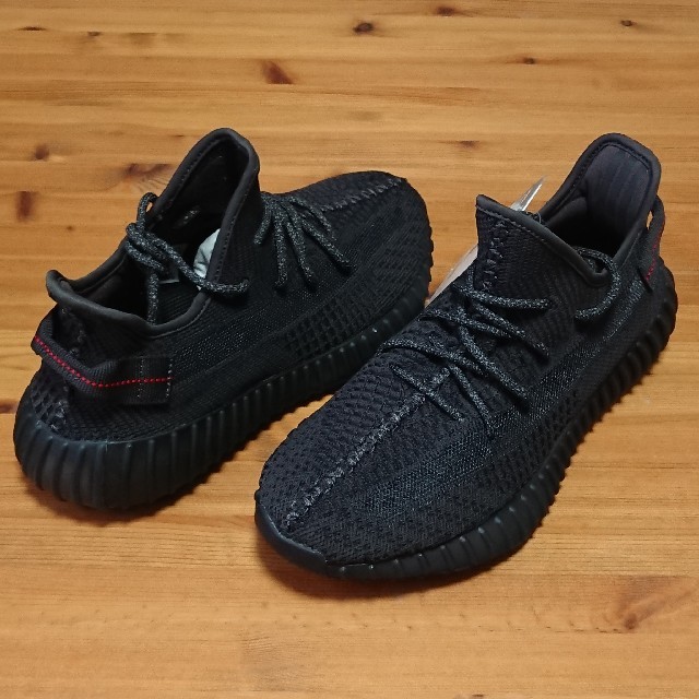 adidas(アディダス)の27cm YEEZY BOOST 350 V2 Black メンズの靴/シューズ(スニーカー)の商品写真