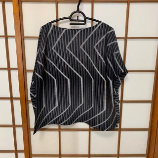 イッセイミヤケ(ISSEY MIYAKE)のピーチュ様専用イッセイミヤケトップス(カットソー(長袖/七分))