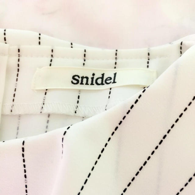 SNIDEL(スナイデル)のsnidel♡フリルブラウス レディースのトップス(シャツ/ブラウス(半袖/袖なし))の商品写真