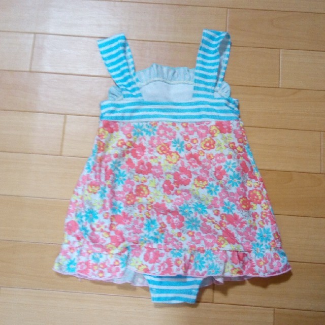 女の子　水着　120size　帽子付き キッズ/ベビー/マタニティのキッズ服女の子用(90cm~)(水着)の商品写真