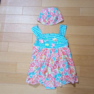 女の子　水着　120size　帽子付き(水着)