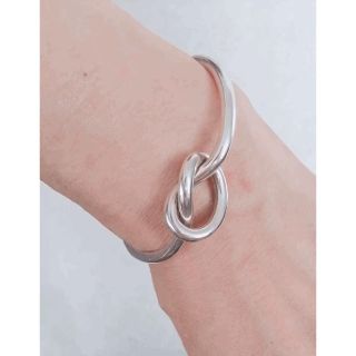 ジョージジェンセン(Georg Jensen)のジョージ ジェンセン ★ラブノット バングル(ブレスレット/バングル)