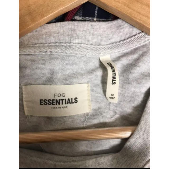 FEAR OF GOD(フィアオブゴッド)のFOG ESSENTIALS エッセンシャルズ Tシャツ fear of god メンズのトップス(Tシャツ/カットソー(半袖/袖なし))の商品写真