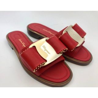 サルヴァトーレフェラガモ(Salvatore Ferragamo)の【特価】新品 フェラガモ サンダル レッド(サンダル)