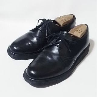 ドクターマーチン(Dr.Martens)の
王道デザイン!ドクターマーチン高級3ホールローファー人気の黒！


(ローファー/革靴)