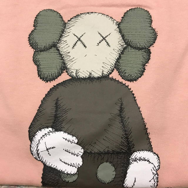 UNIQLO(ユニクロ)の値下げ！！UNIQLO KAWS ティシャツ ピンクL メンズのトップス(Tシャツ/カットソー(半袖/袖なし))の商品写真