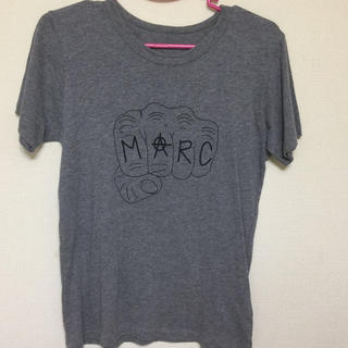 マークバイマークジェイコブス(MARC BY MARC JACOBS)のマークジェイコブス グレーげんこつT(Tシャツ(半袖/袖なし))