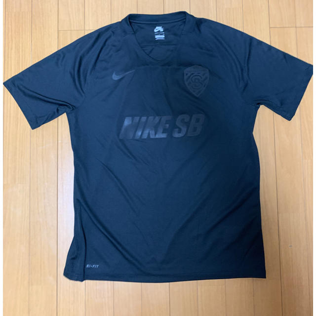 NIKE(ナイキ)のNike sb ユニホーム メンズのトップス(Tシャツ/カットソー(半袖/袖なし))の商品写真