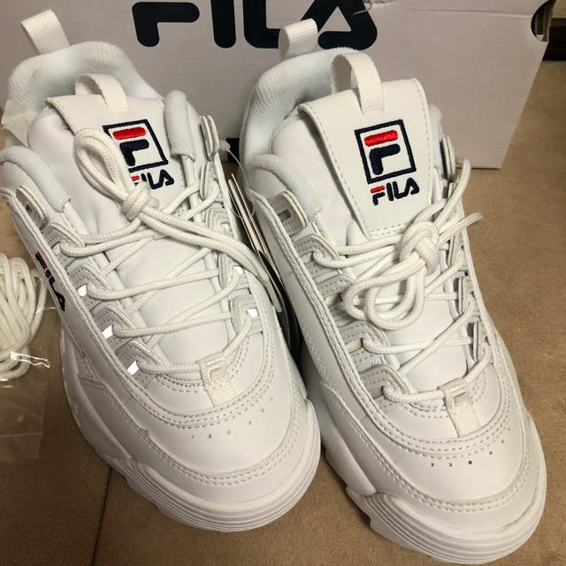 FILA(フィラ)のFILA DISRUPTOR2 フィラ 新品未使用 23.0cm レディースの靴/シューズ(スニーカー)の商品写真