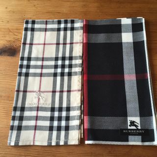 バーバリー(BURBERRY)のハンカチ２枚ノバチェック＆黒白赤チェック(ハンカチ/ポケットチーフ)