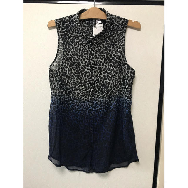 H&M(エイチアンドエム)の★☆新品・セール！☆ H&Mノースリーブヒョウ柄シャツ★ レディースのトップス(シャツ/ブラウス(半袖/袖なし))の商品写真