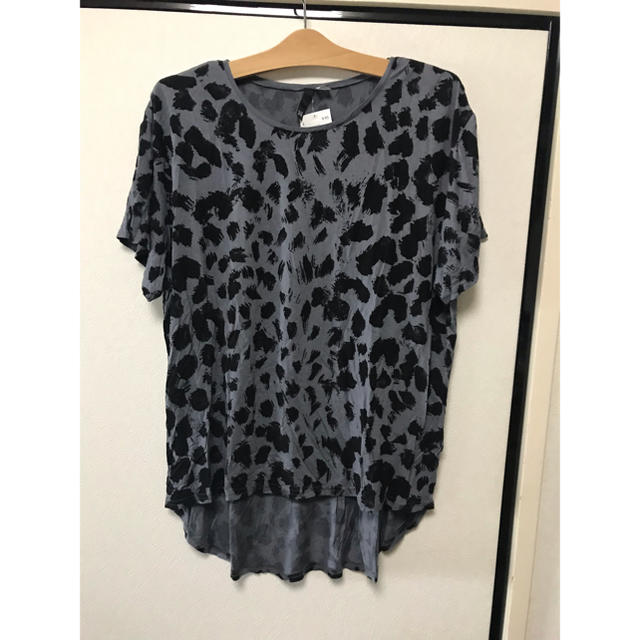 H&M(エイチアンドエム)の★☆新品・セール！☆ H&Mヒョウ柄ゆったりTシャツ★ レディースのトップス(Tシャツ(半袖/袖なし))の商品写真