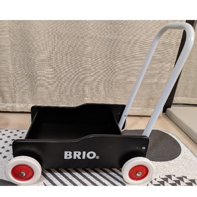 BRIO(ブリオ)のBRIO　ブリオ手押し車　ブラック キッズ/ベビー/マタニティのおもちゃ(手押し車/カタカタ)の商品写真