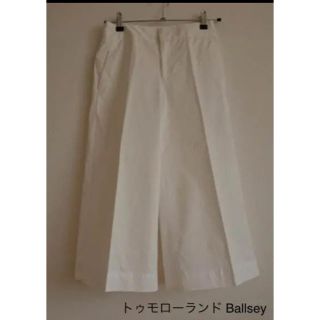 トゥモローランド(TOMORROWLAND)のトゥモローランド Ballsey コットンセンタープレスワイドミディパンツ 美品(カジュアルパンツ)