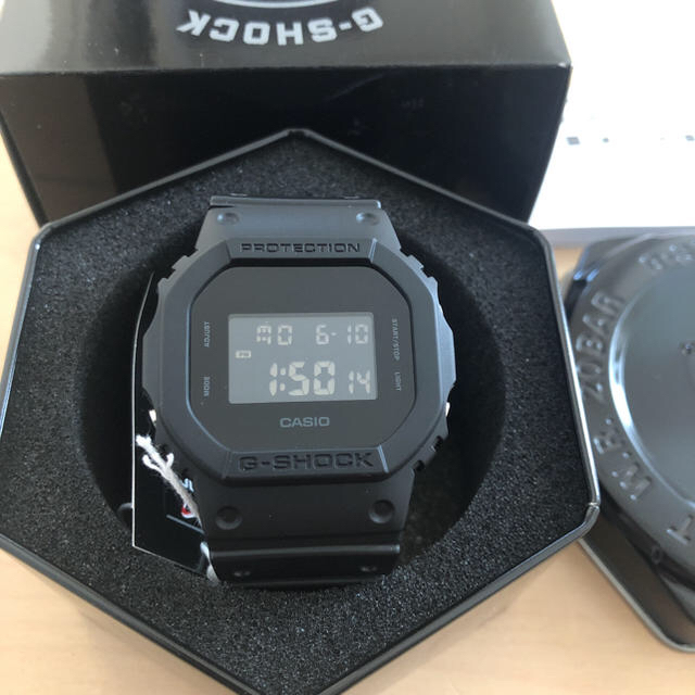 【新品、本物、当店在庫だから安心】 G-SHOCK - 【新品未使用品】CASIO G-SHOCK DW5600BB 腕時計(デジタル)