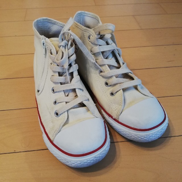 CONVERSE(コンバース)のコンバース　スニーカー　アイボリー22cm キッズ/ベビー/マタニティのキッズ靴/シューズ(15cm~)(スニーカー)の商品写真