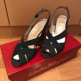 サルヴァトーレフェラガモ(Salvatore Ferragamo)のお洋服大好き様専用❗️フェラガモ 黒サンダル(サンダル)