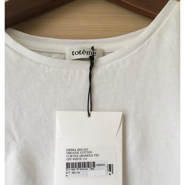 L'Appartement DEUXIEME CLASSE(アパルトモンドゥーズィエムクラス)の TOTEME COTTON Tシャツ ドゥーズィエムクラス アパルトモン  レディースのトップス(Tシャツ(半袖/袖なし))の商品写真