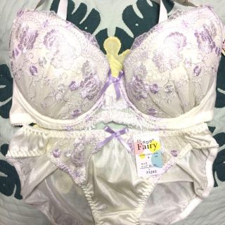 チュチュアンナ(tutuanna)のブラジャー &  ショーツ  セット   Ｅ75(ブラ&ショーツセット)