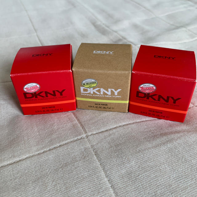 DKNY(ダナキャランニューヨーク)の［新品・未使用］DKNY 香水 3個セット コスメ/美容の香水(香水(女性用))の商品写真