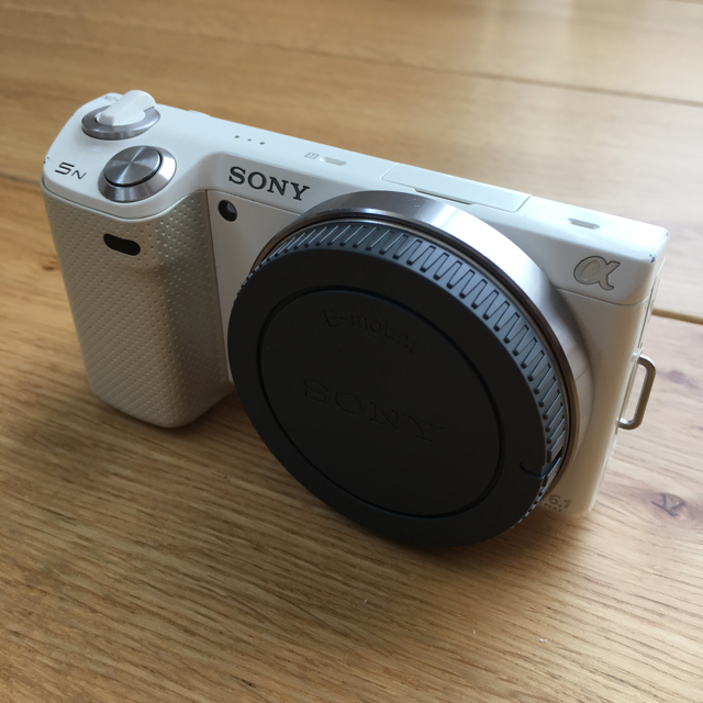 SONY(ソニー)のSONY α NEX-5N SEL18-55/3.5-5.6 標準レンズセット スマホ/家電/カメラのカメラ(ミラーレス一眼)の商品写真