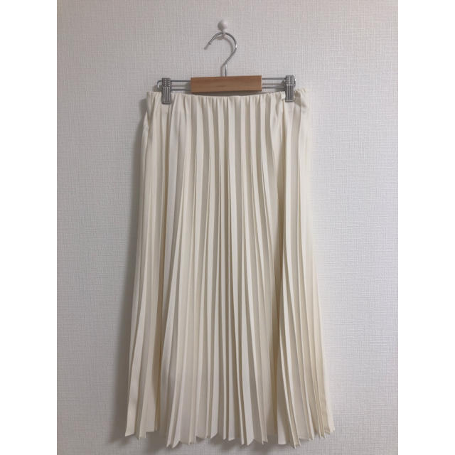 UNIQLO(ユニクロ)の美品🌟UNIQLO白プリーツスカート レディースのスカート(ひざ丈スカート)の商品写真